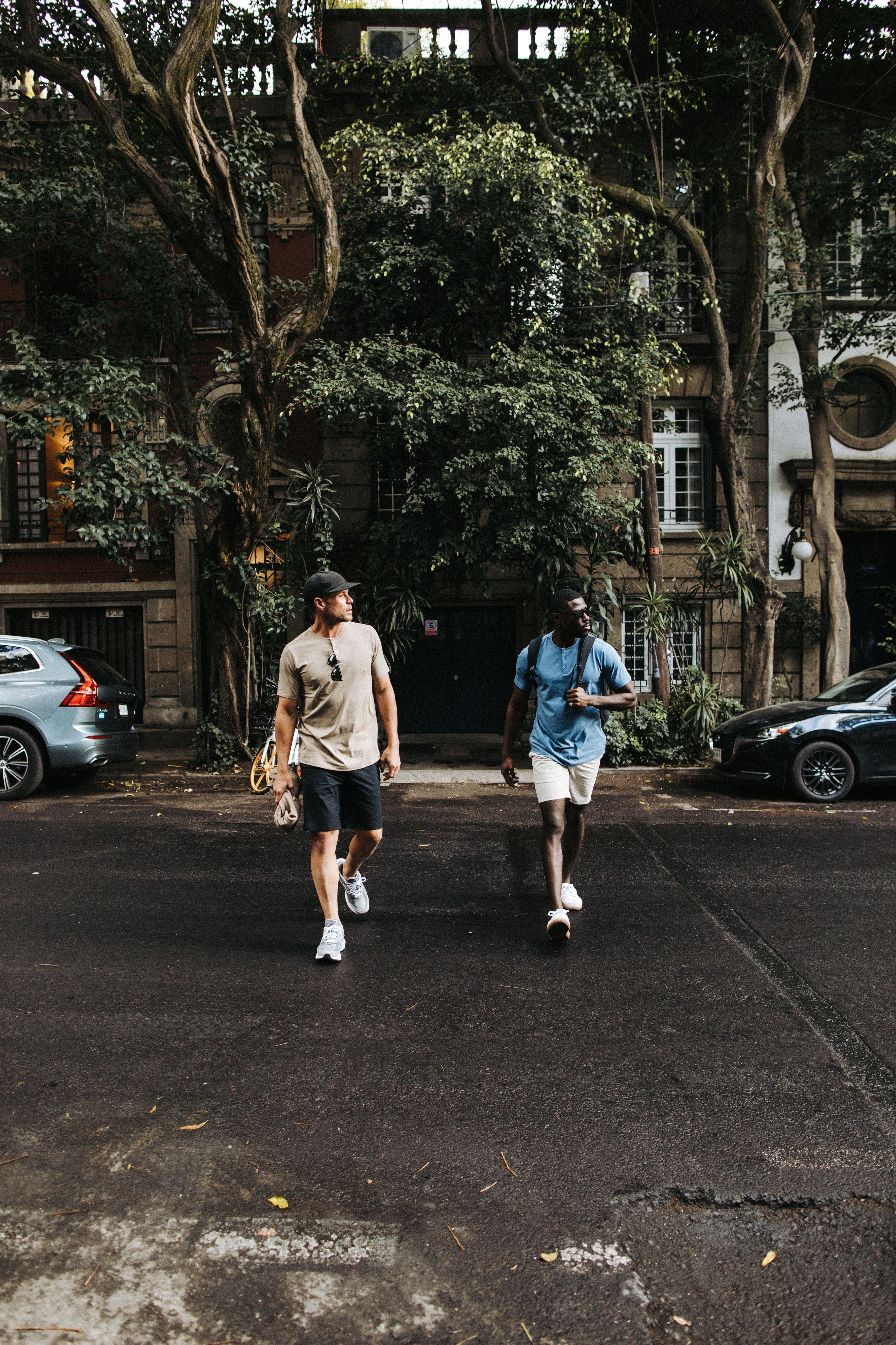 Is Linen Good for Travel? The Science and History of Men’s Most Resilient Fabric