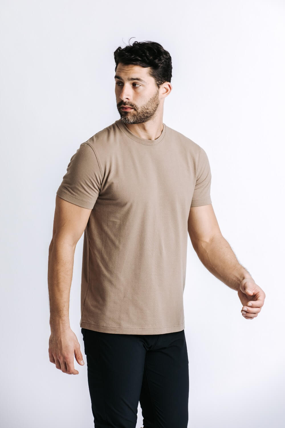 H&W: Colt is 6'3" 195 lbs wearing size M#color_sand
