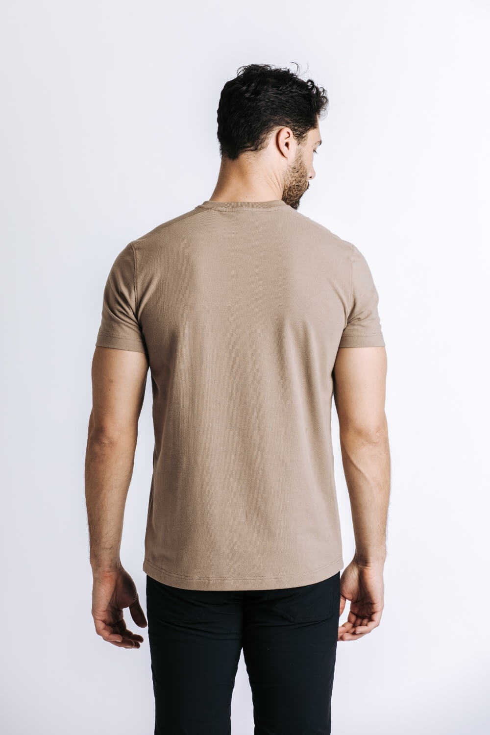 H&W: Colt is 6'3" 195 lbs wearing size M#color_sand