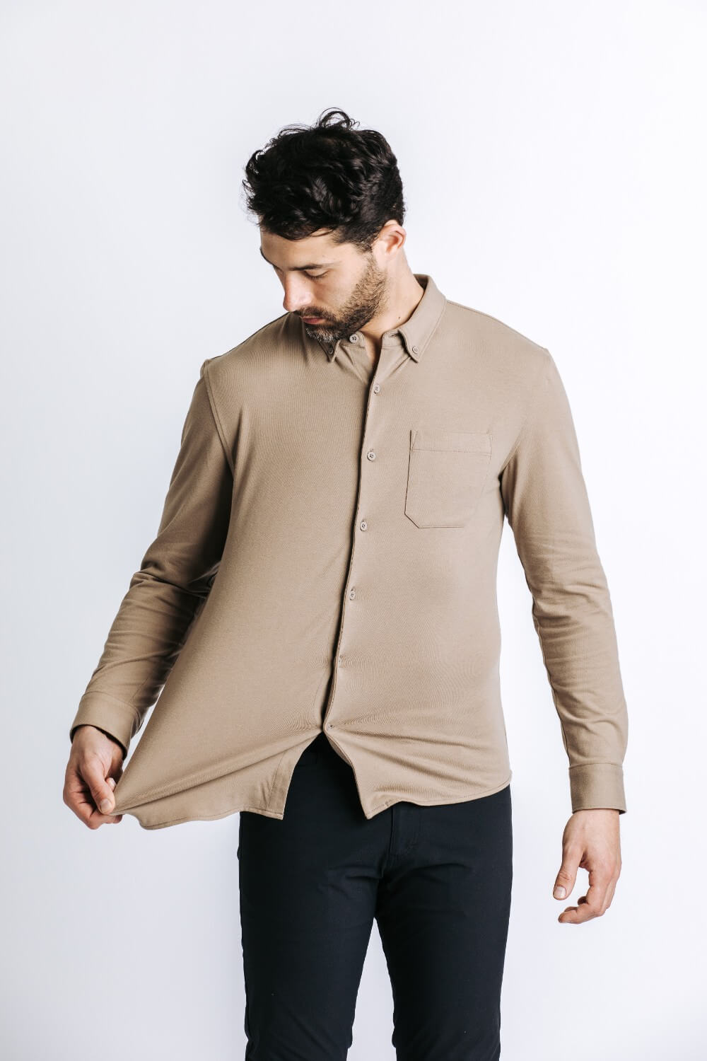 H&W:Colt is 6'3" 195 lbs wearing size M#color_sand