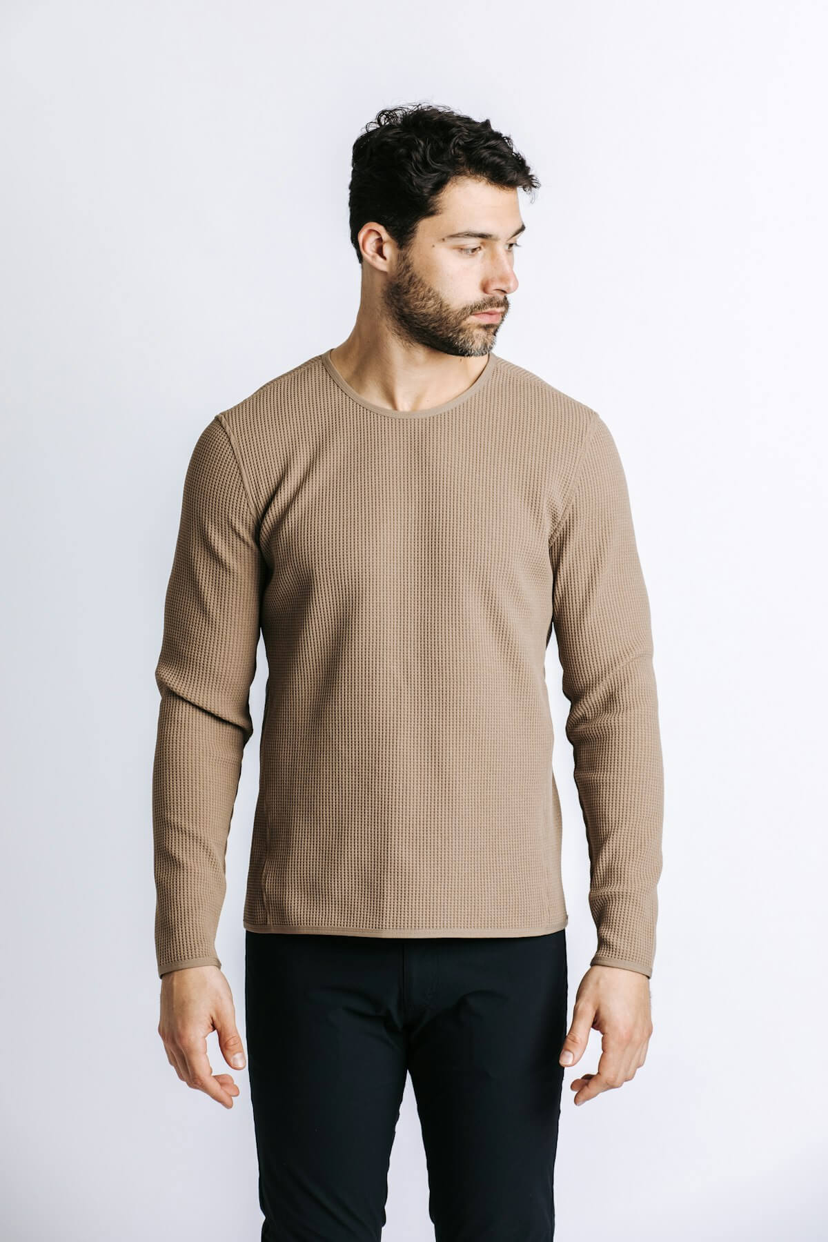 H&W:Colt is 6'3" 195 lbs wearing size M#color_sand