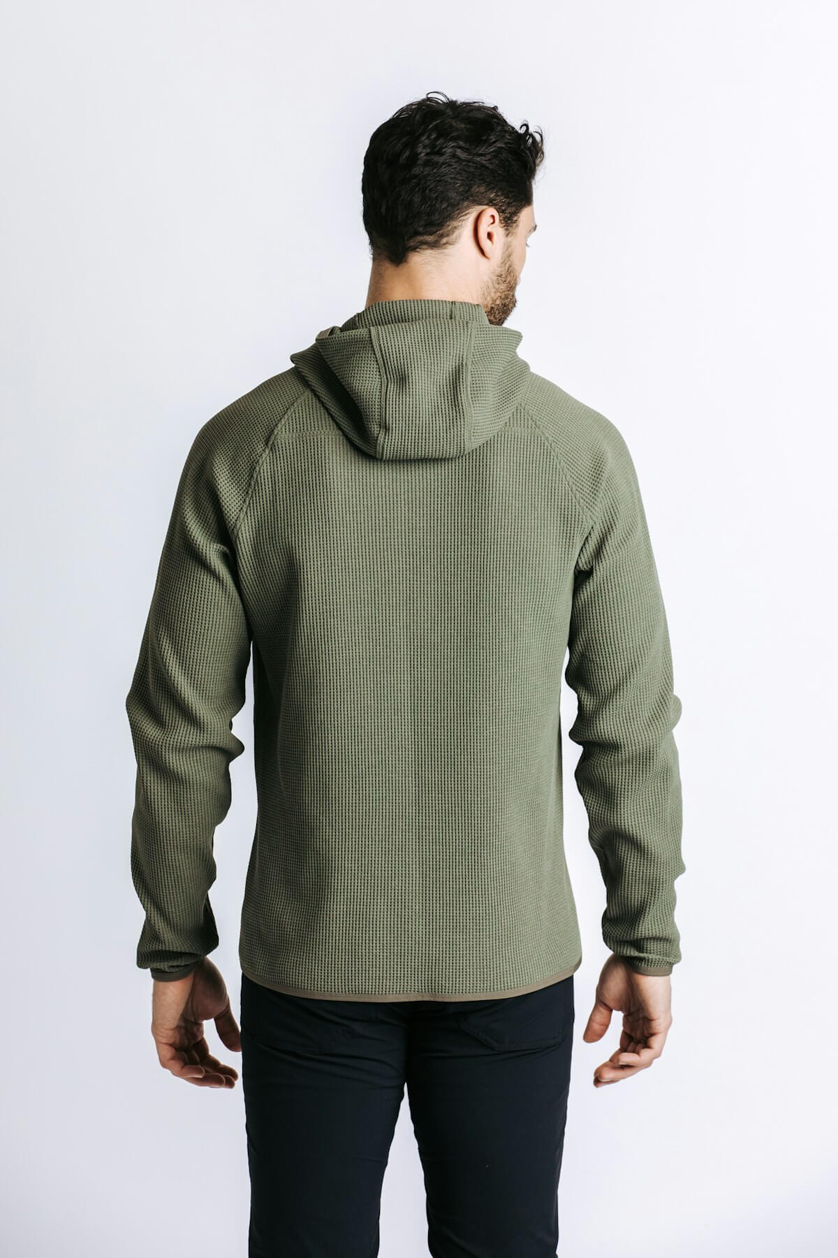 H&W:Colt is 6'3" 195 lbs wearing size M#color_elm