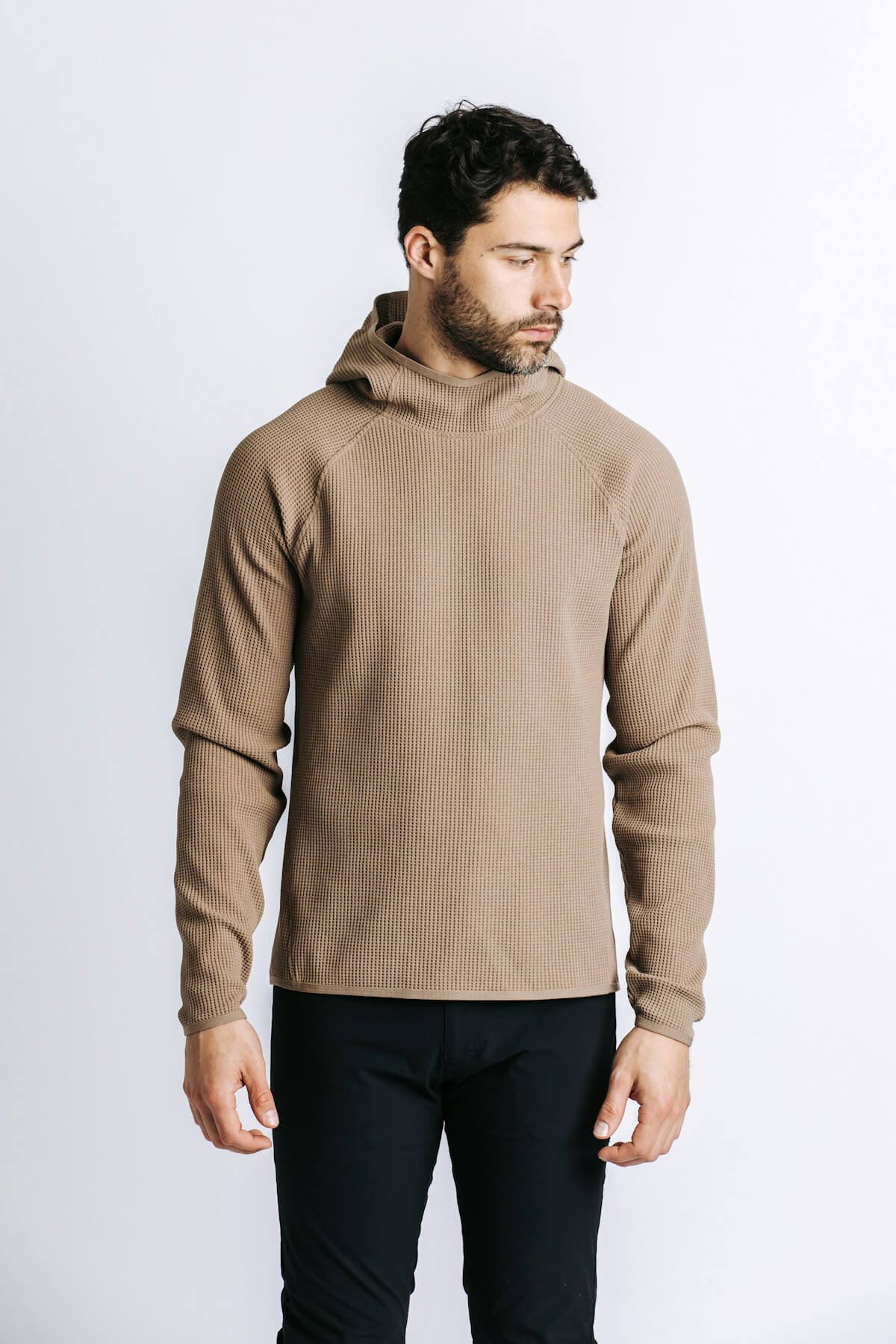 H&W:Colt is 6'3" 195 lbs wearing size M#color_sand