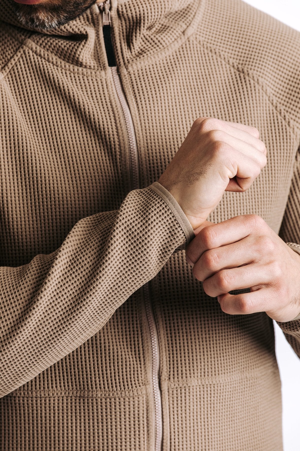 H&W:Colt is 6'3" 195 lbs wearing size M#color_sand