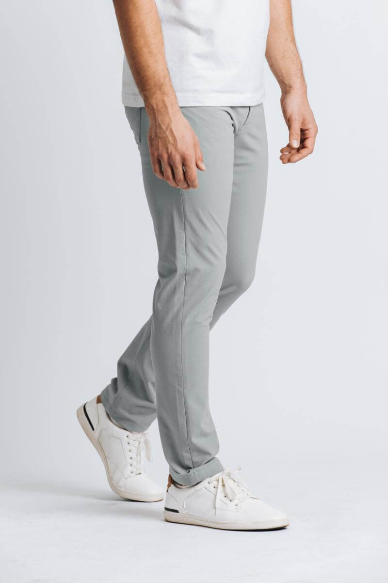 H&W: Colt is 6'3" 195 lbs wearing size 32