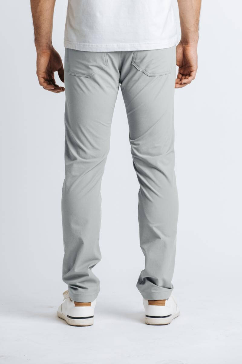 H&W: Colt is 6'3" 195 lbs wearing size 32