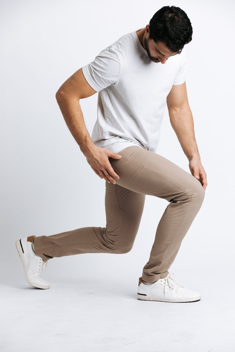 H&W: Colt is 6'3" 195 lbs wearing size 32
