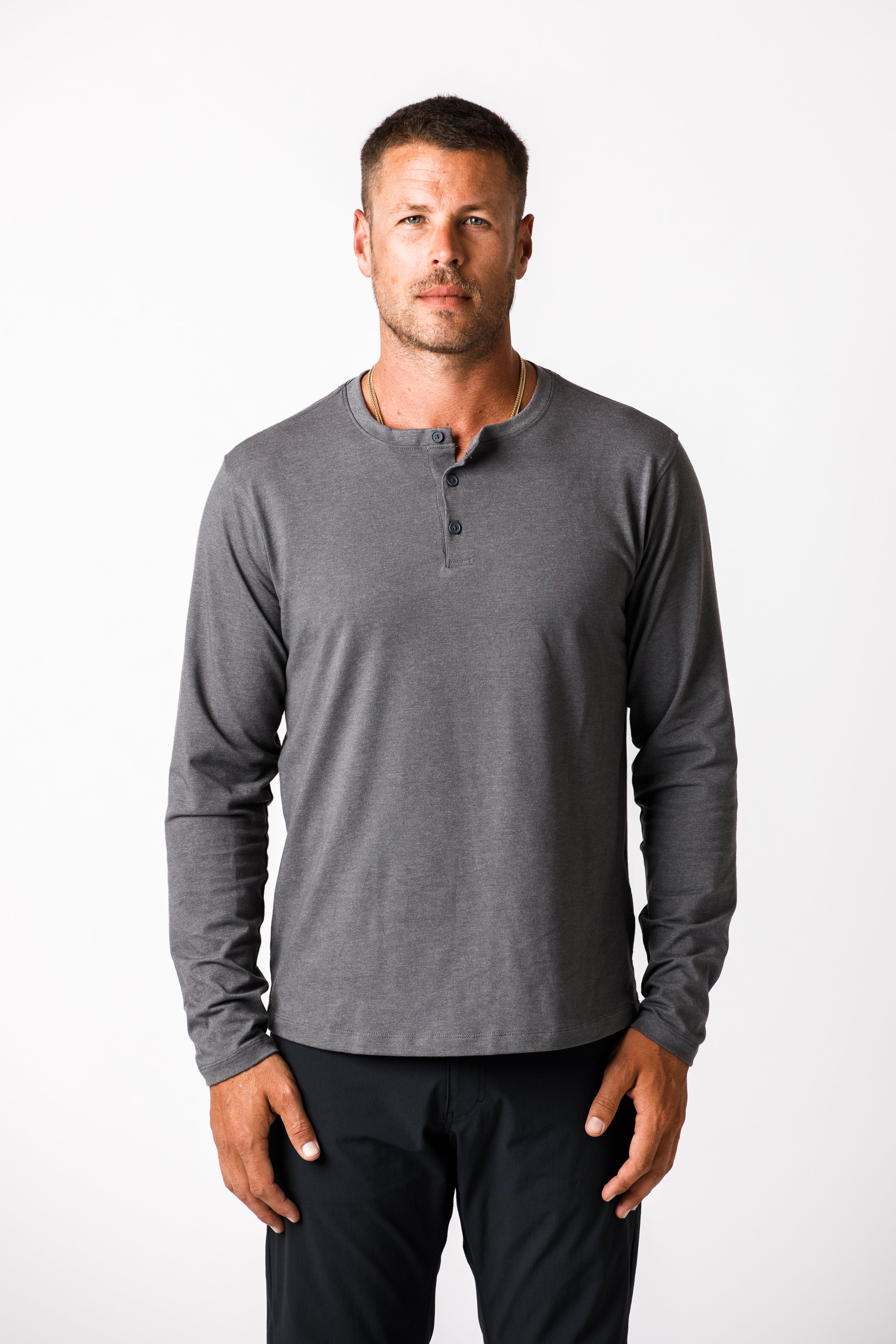 H&W: Gabe is 6’ 185lbs. wearing size Medium#color_concrete