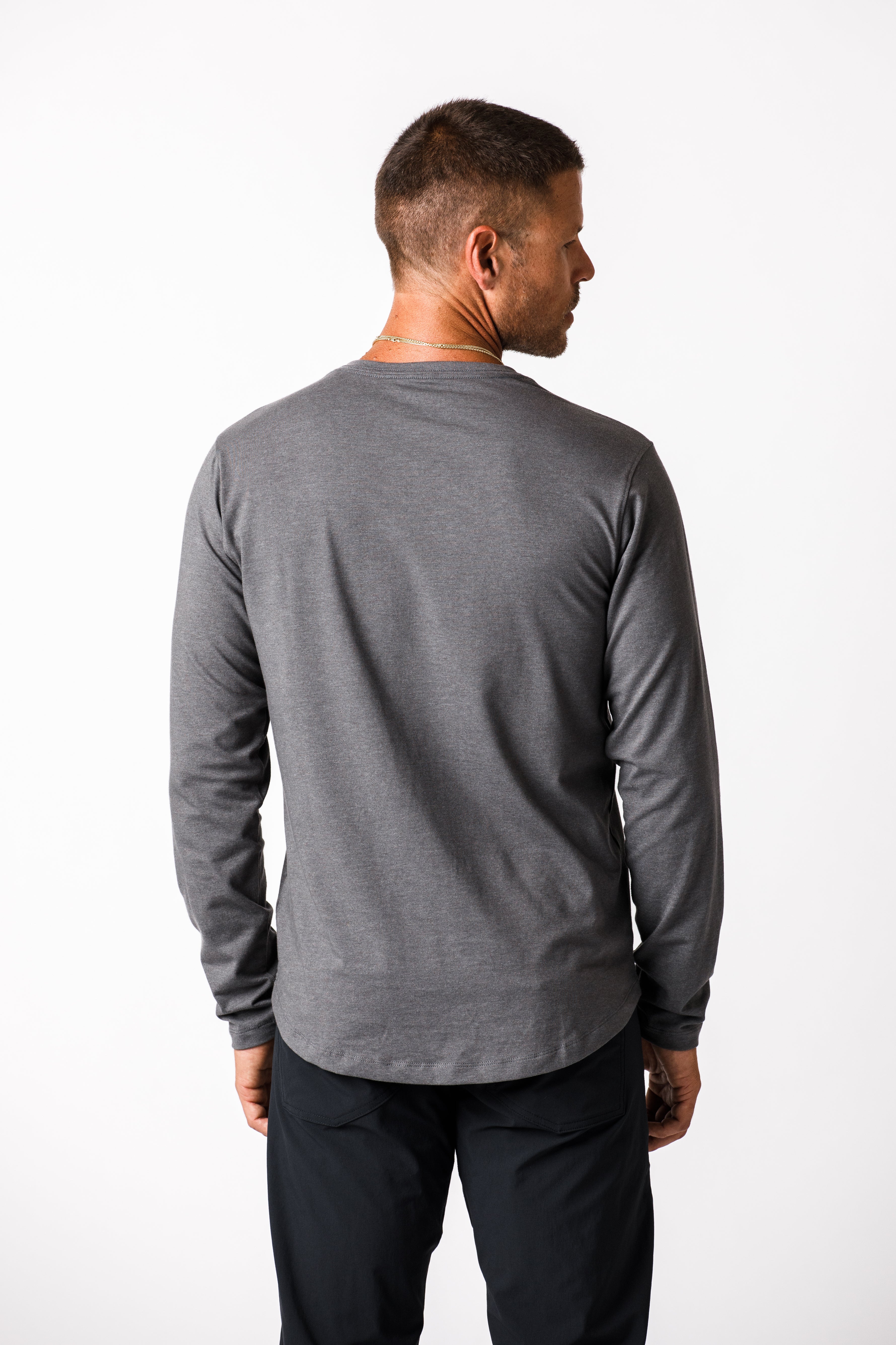H&W: Gabe is 6’ 185lbs. wearing size Medium#color_concrete