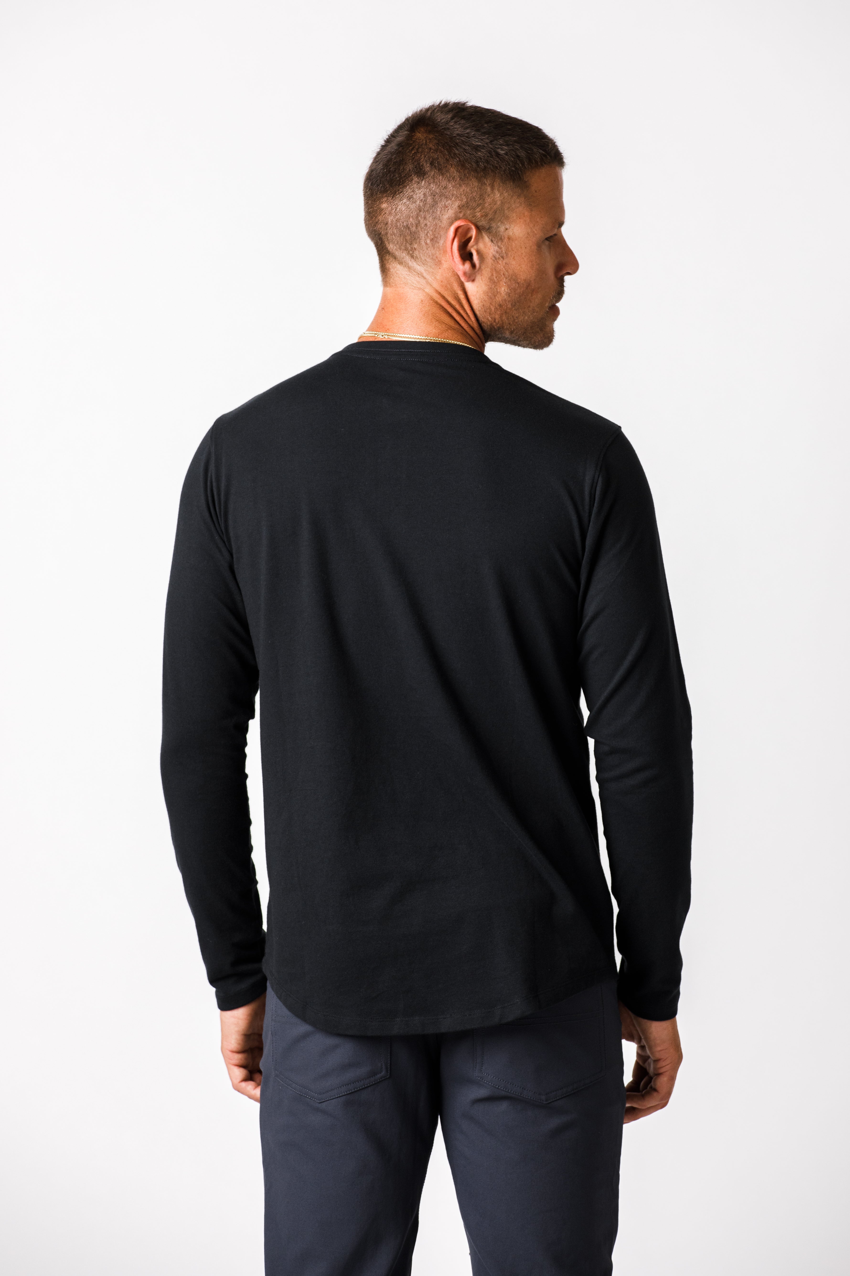 H&W: Tom is 6’ / 170 lbs. wearing size Medium#color_black