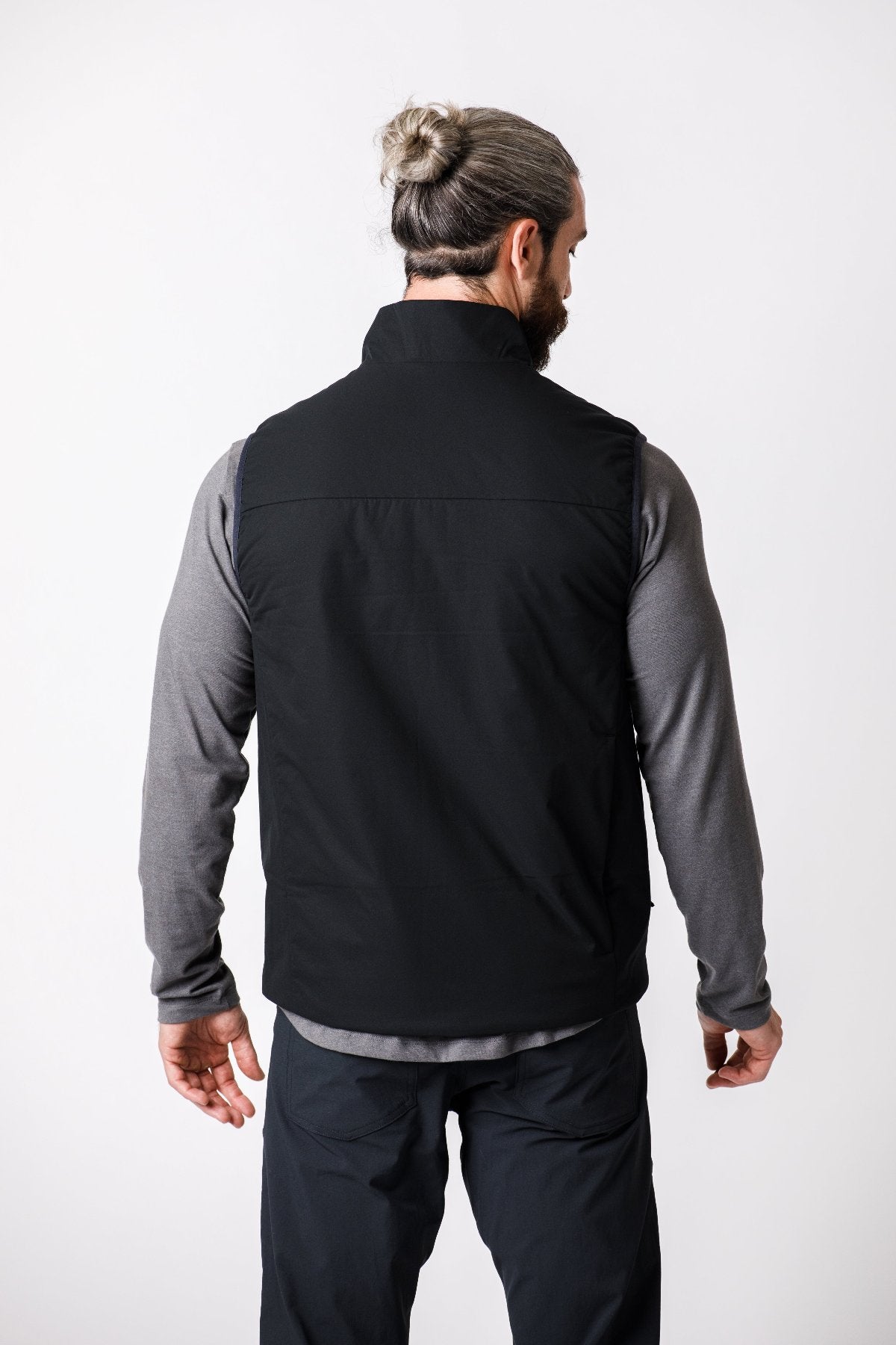 H&W: Weston is 6' / 180lbs. wearing size Medium#color_black