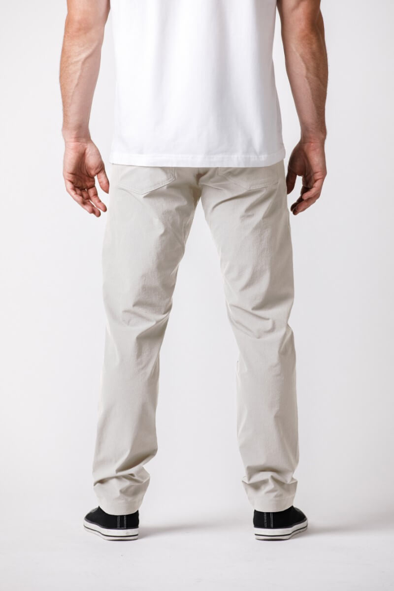 H&W: Weston is 6'1"/180lbs wearing size 32#color_dune