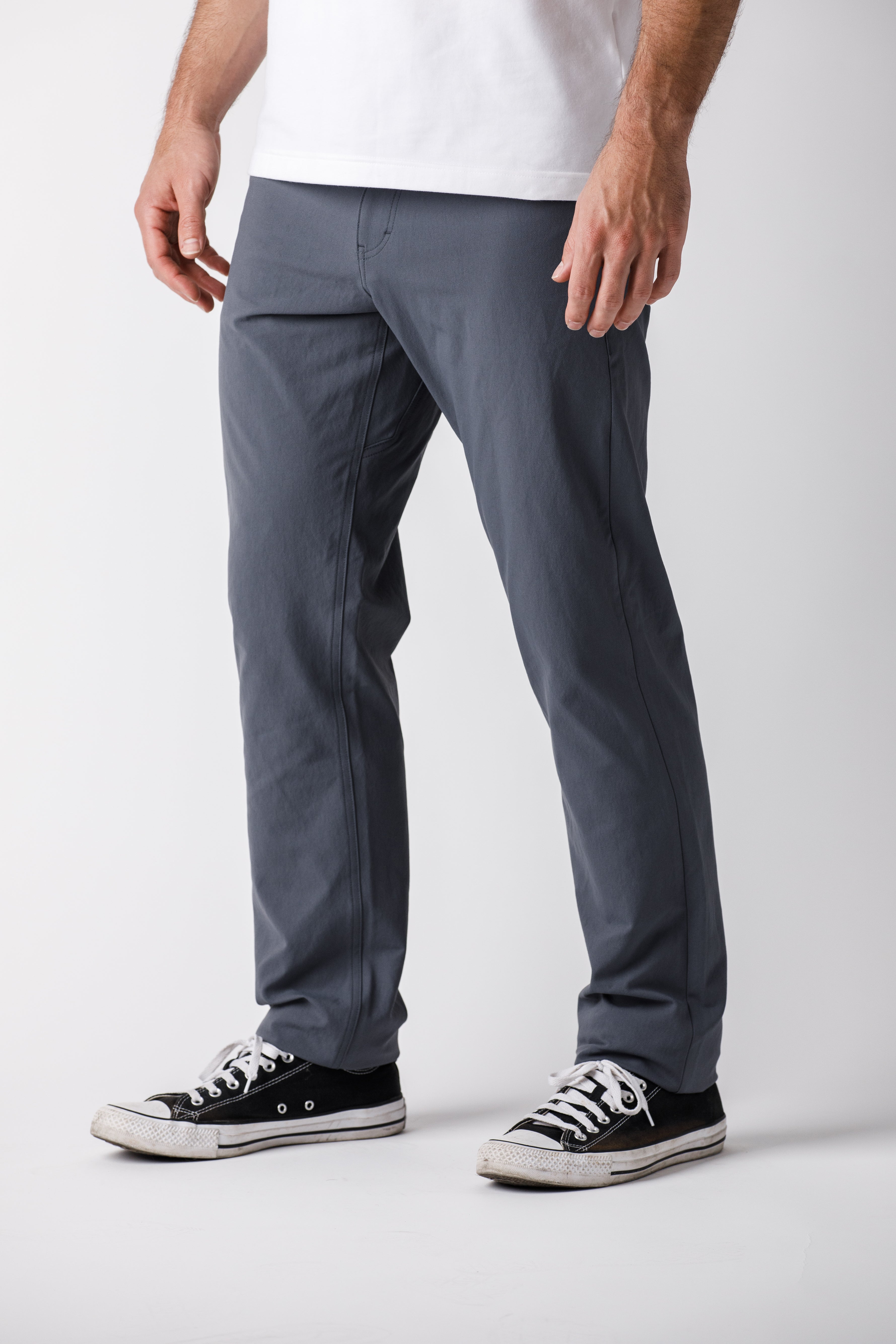straight leg travel pants for men H&W: Weston is 6' / 180lbs. wearing size 32#color_blue grey