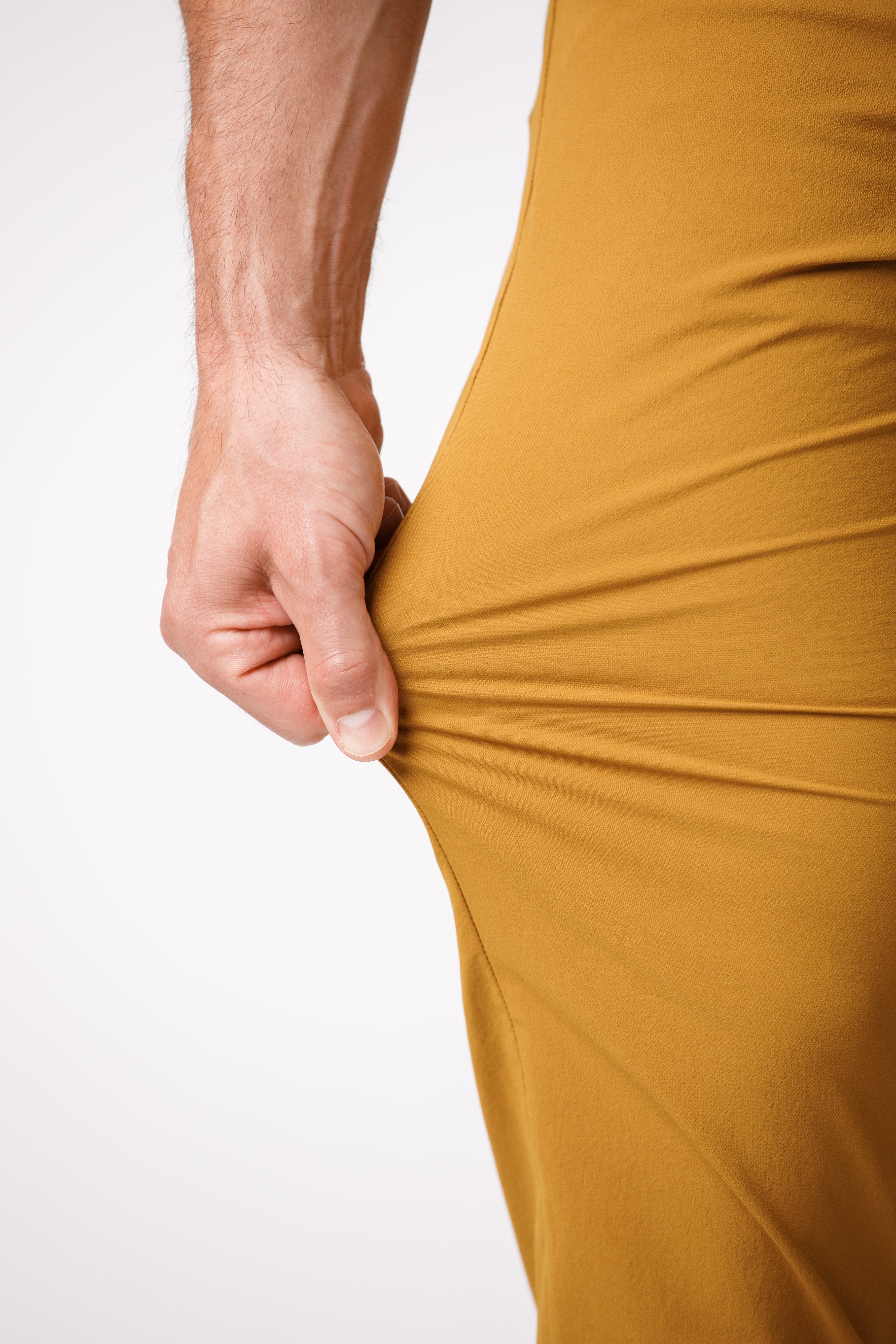 H&W: Weston is 6' / 180lbs. wearing size 32#color_canyon