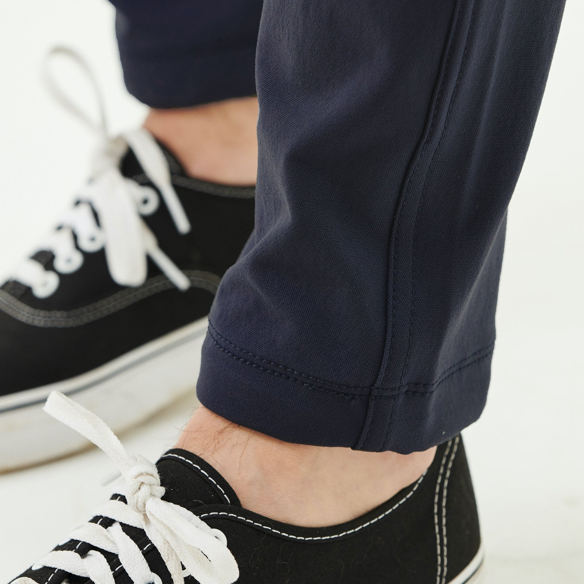 H&W:Eric is 6’1" / 165 lbs. wearing size 32#color_navy