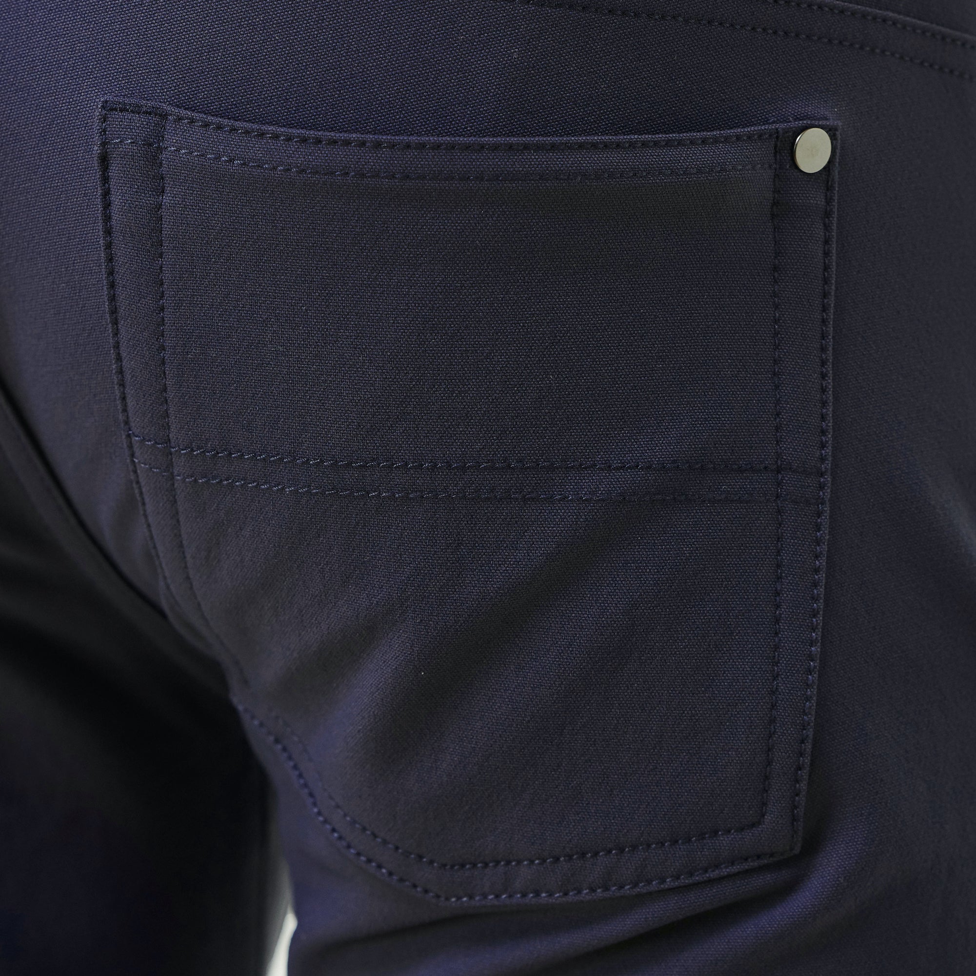 H&W:Eric is 6’1" / 165 lbs. wearing size 32#color_navy