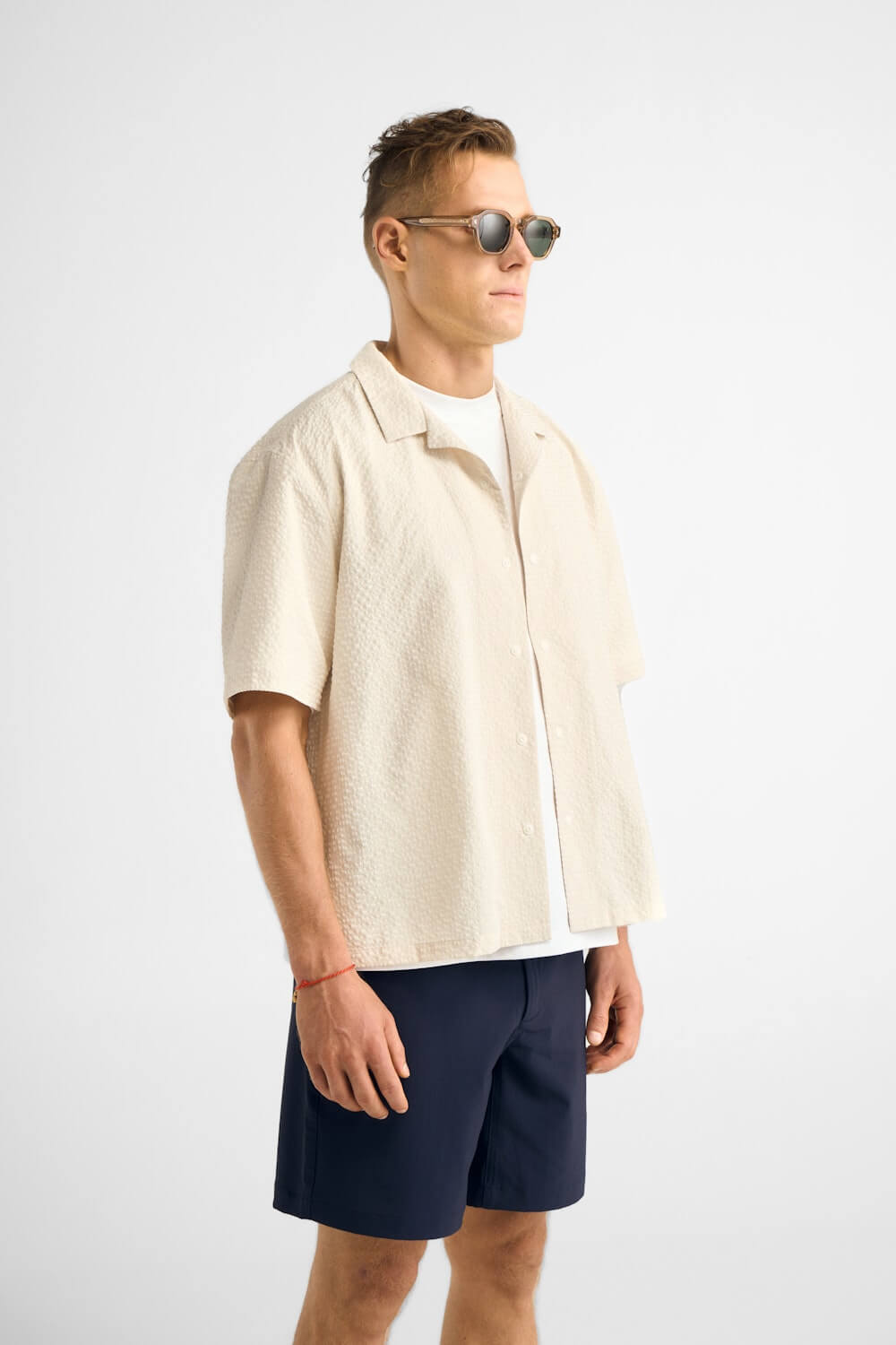 H&W:Liam is 6'1 / 175lbs wearing size L#color_oat gingham