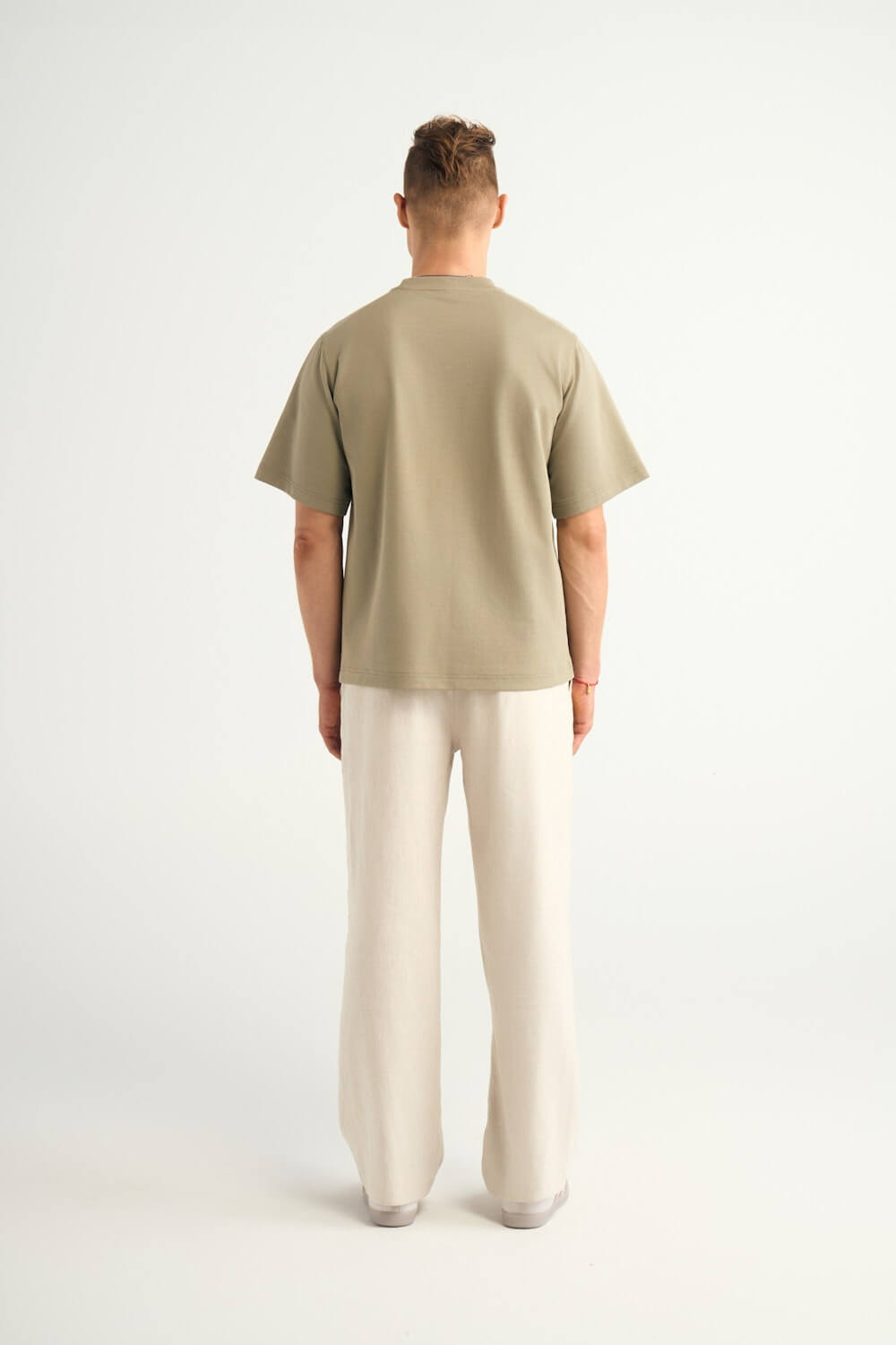 H&W:Liam is 6'1 / 175lbs wearing size L#color_oat