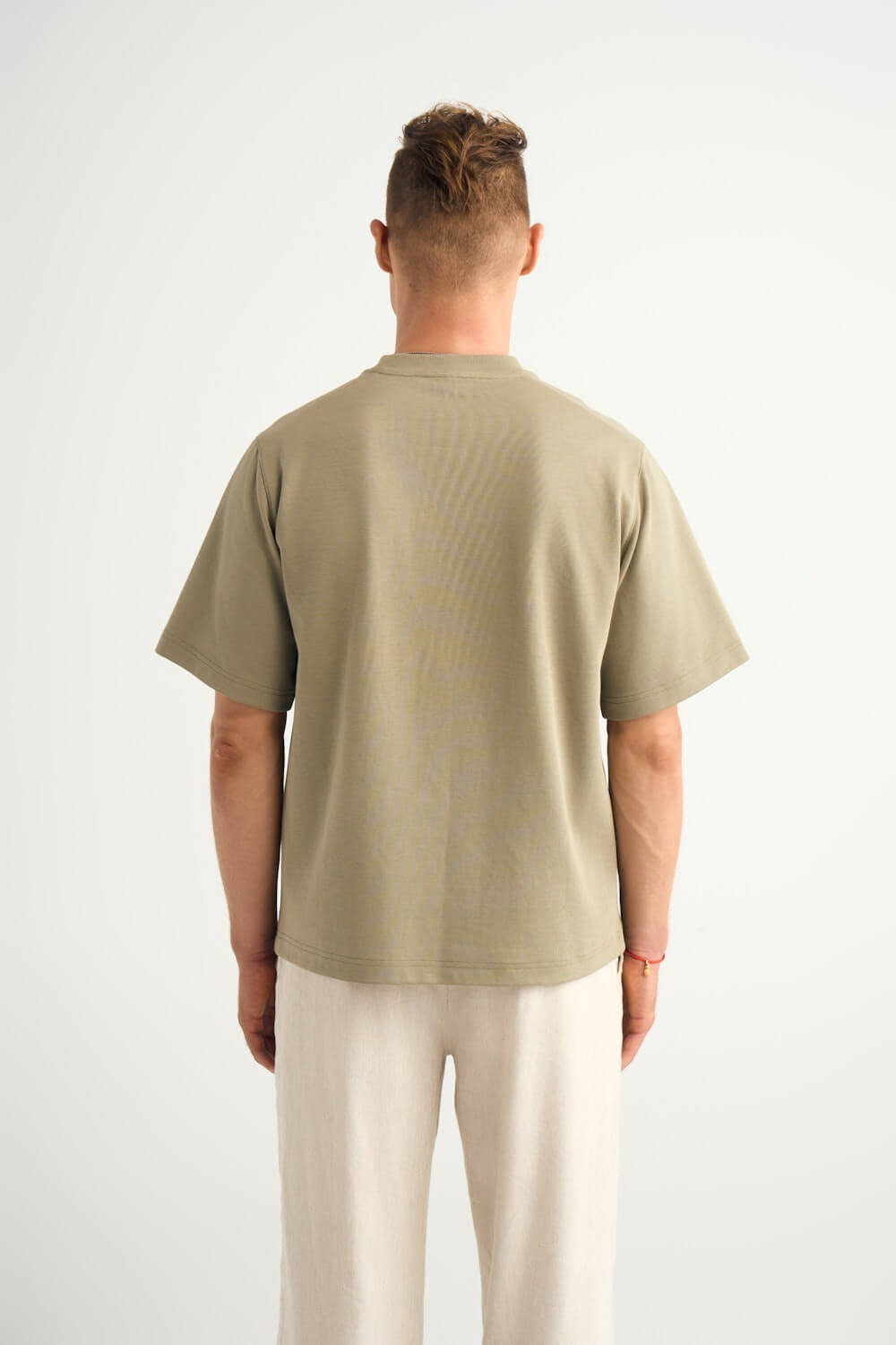 H&W:Liam is 6'1 / 175lbs wearing size L#color_lichen
