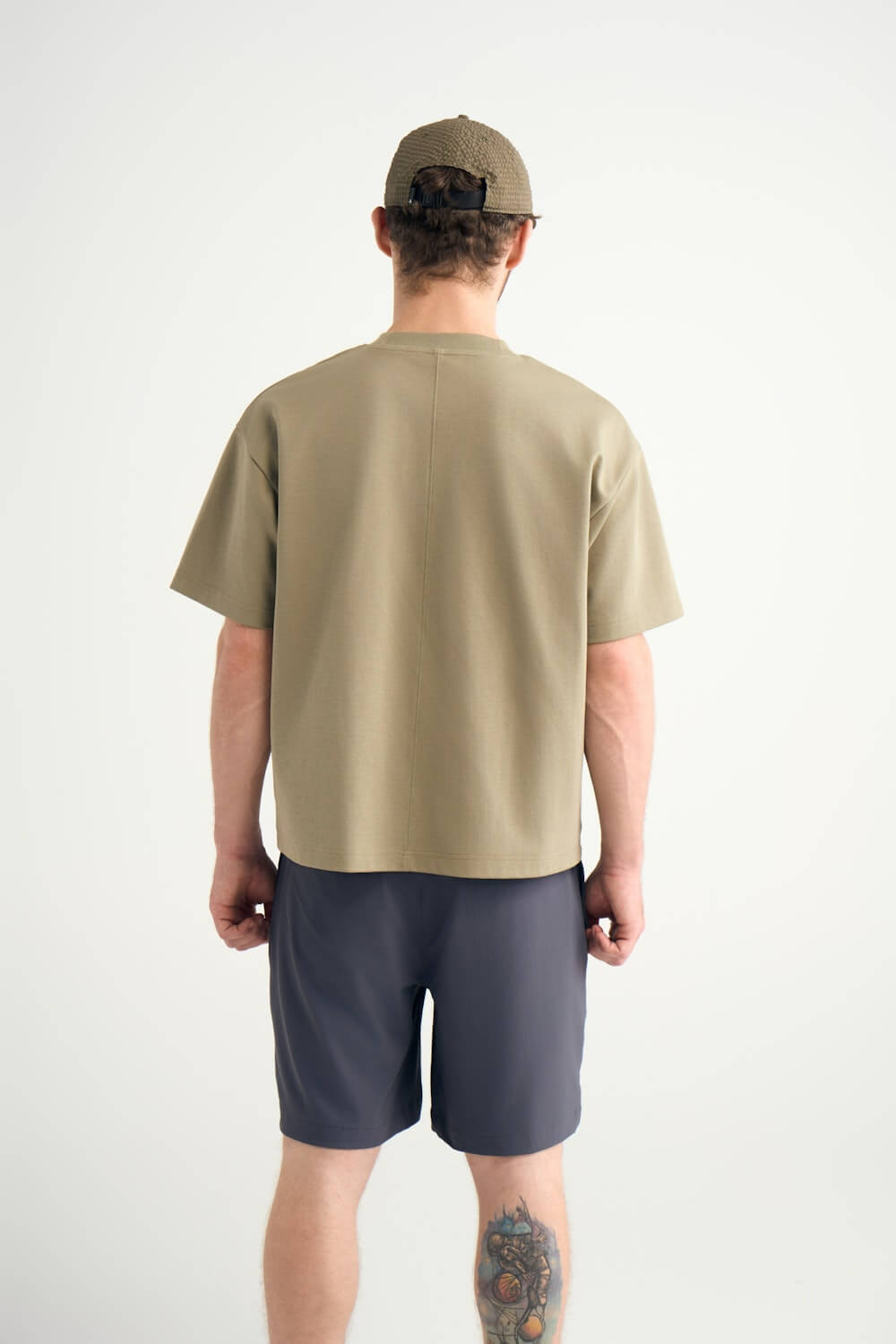 H&W:Noah is 5'11 / 165lbs wearing size M#color_lichen