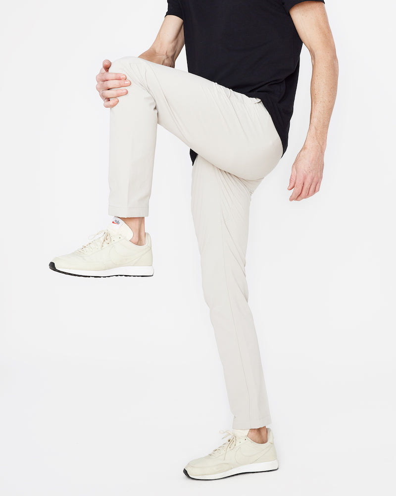 H&W:Micah is 6’2" / 170 wearing size 32#color_dune