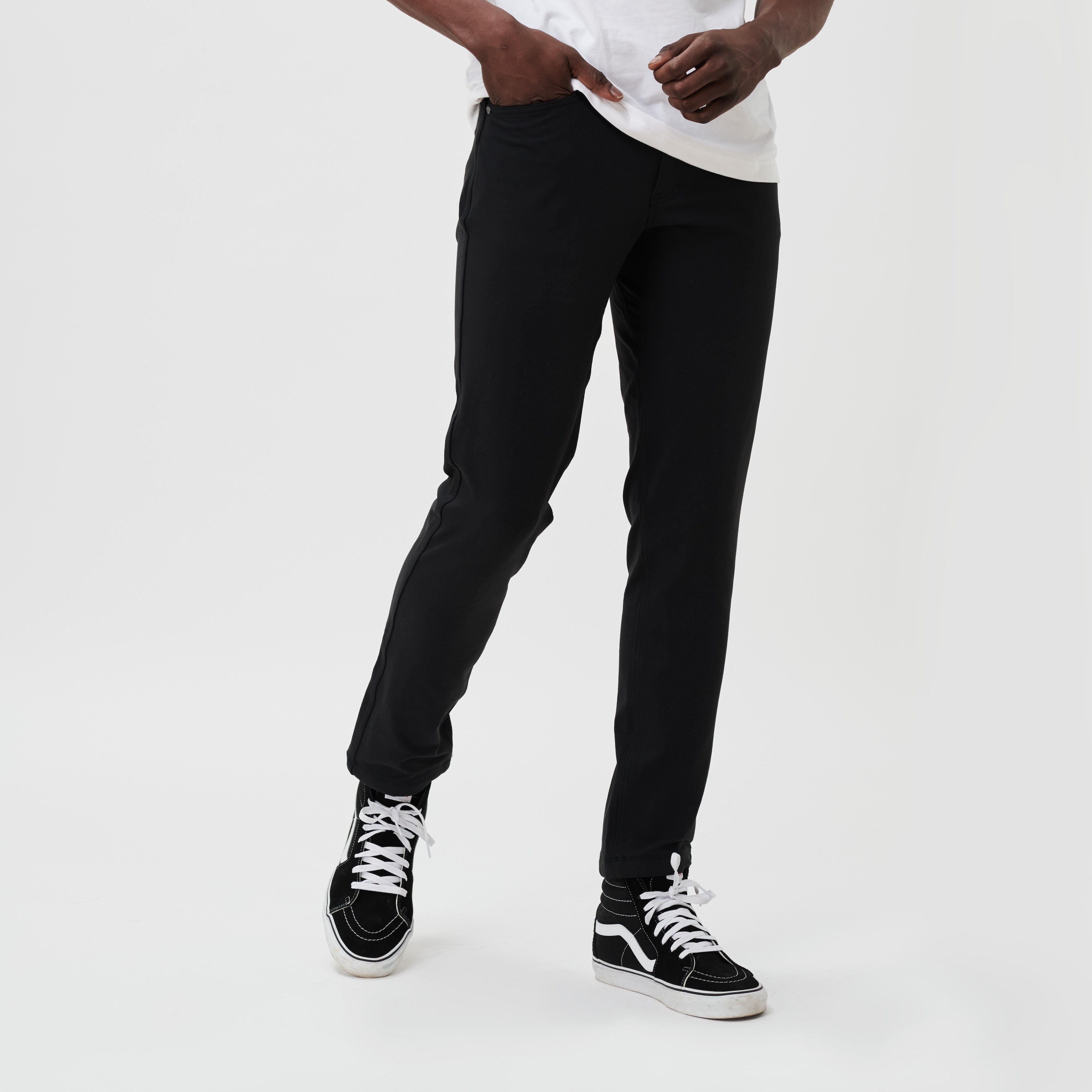 H&W: Jonathan is 6’2" / 170 Lbs. wearing size 32#color_black