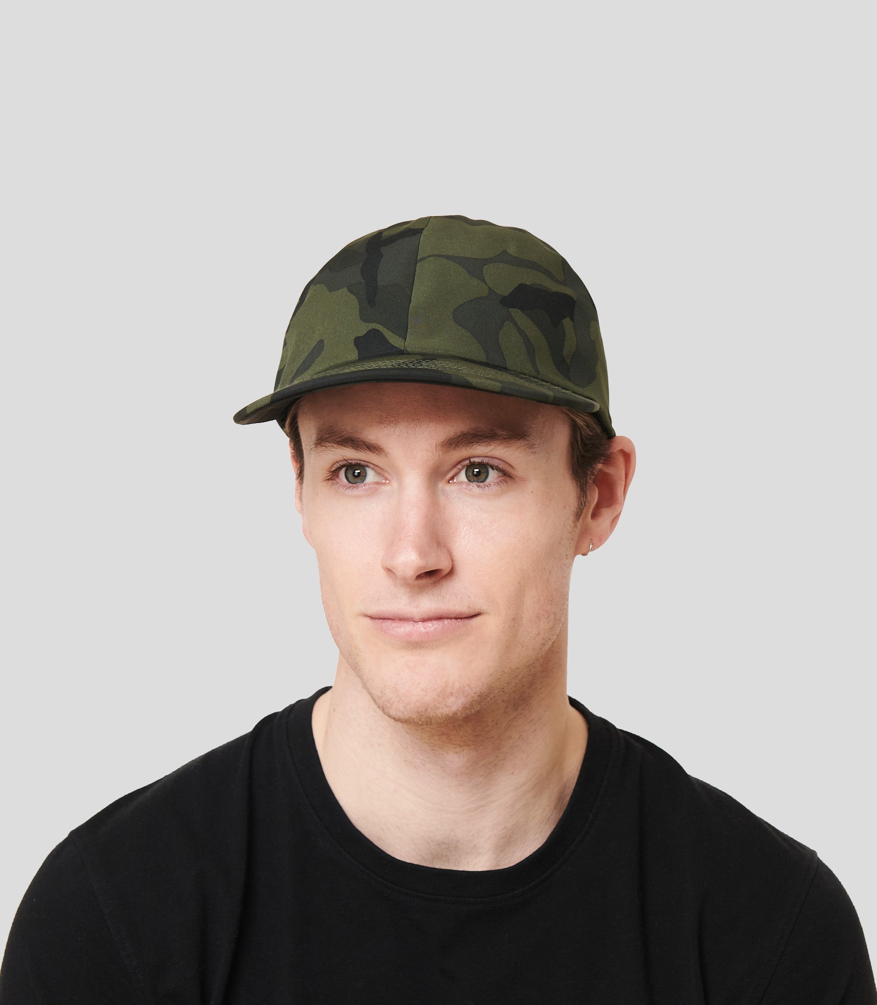 H&W: Kevin is 6’1” / 180 lbs. wearing Chamo#color_chamo