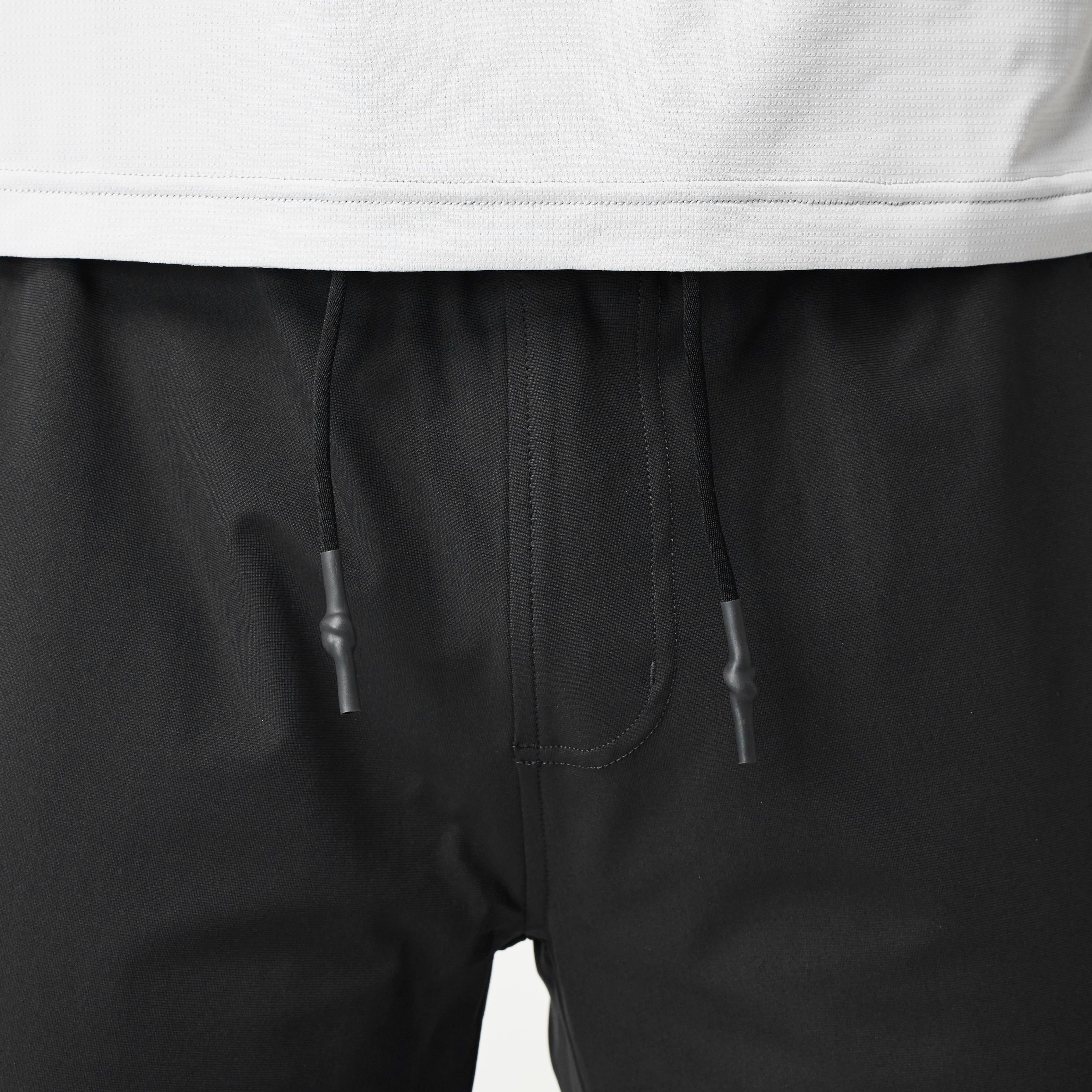 H&W: Kevin is 6’3" / 175 wearing the M/31#color_black