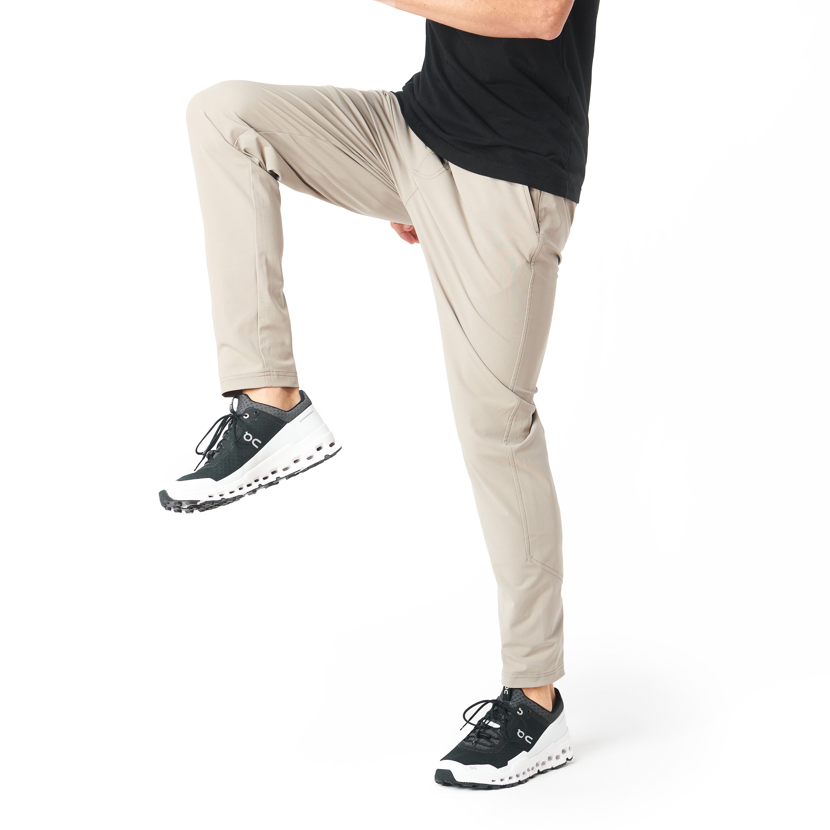 H&W: Kevin is 6’3" / 175 wearing the M/31#color_sand