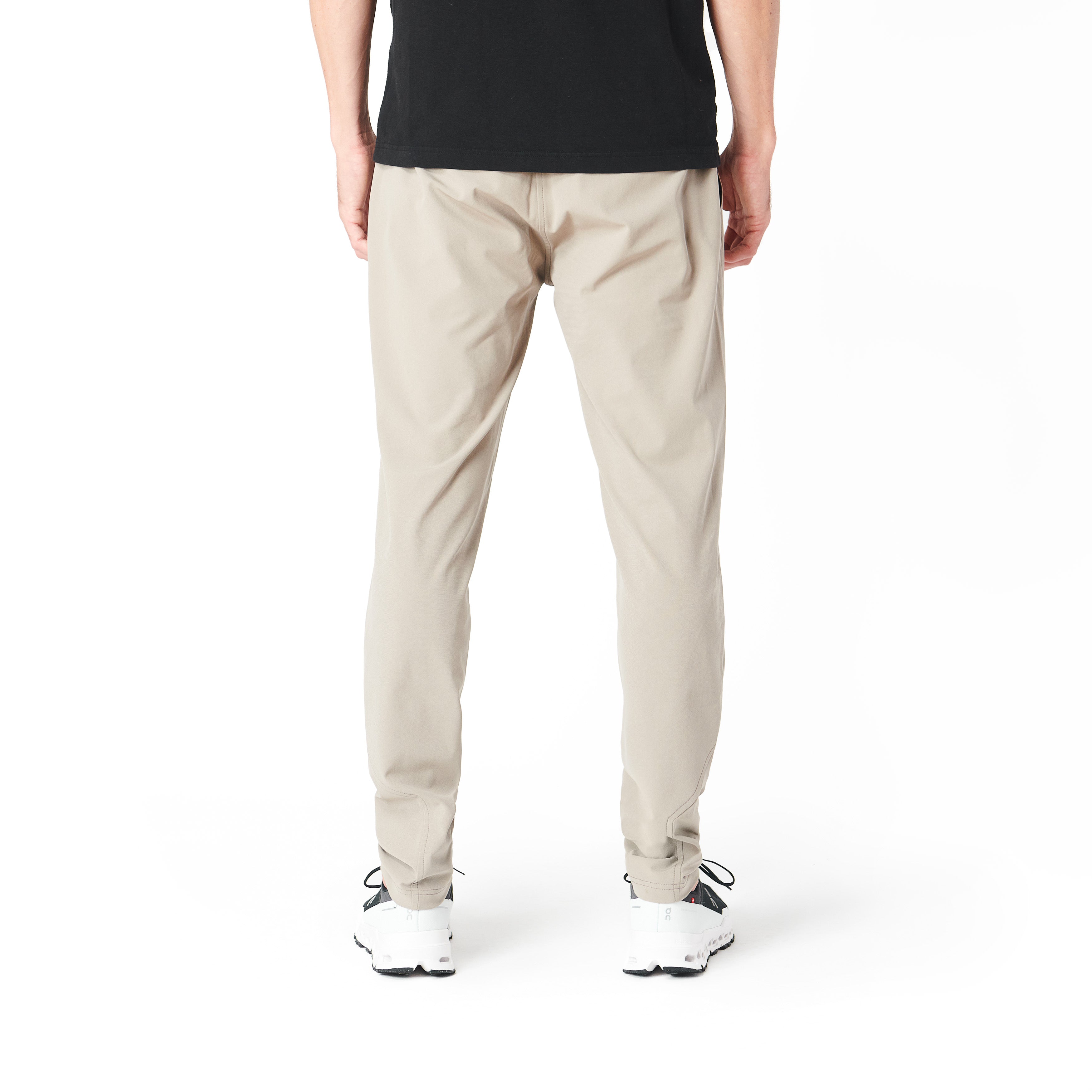 H&W: Kevin is 6’3" / 175 wearing the M/31#color_sand