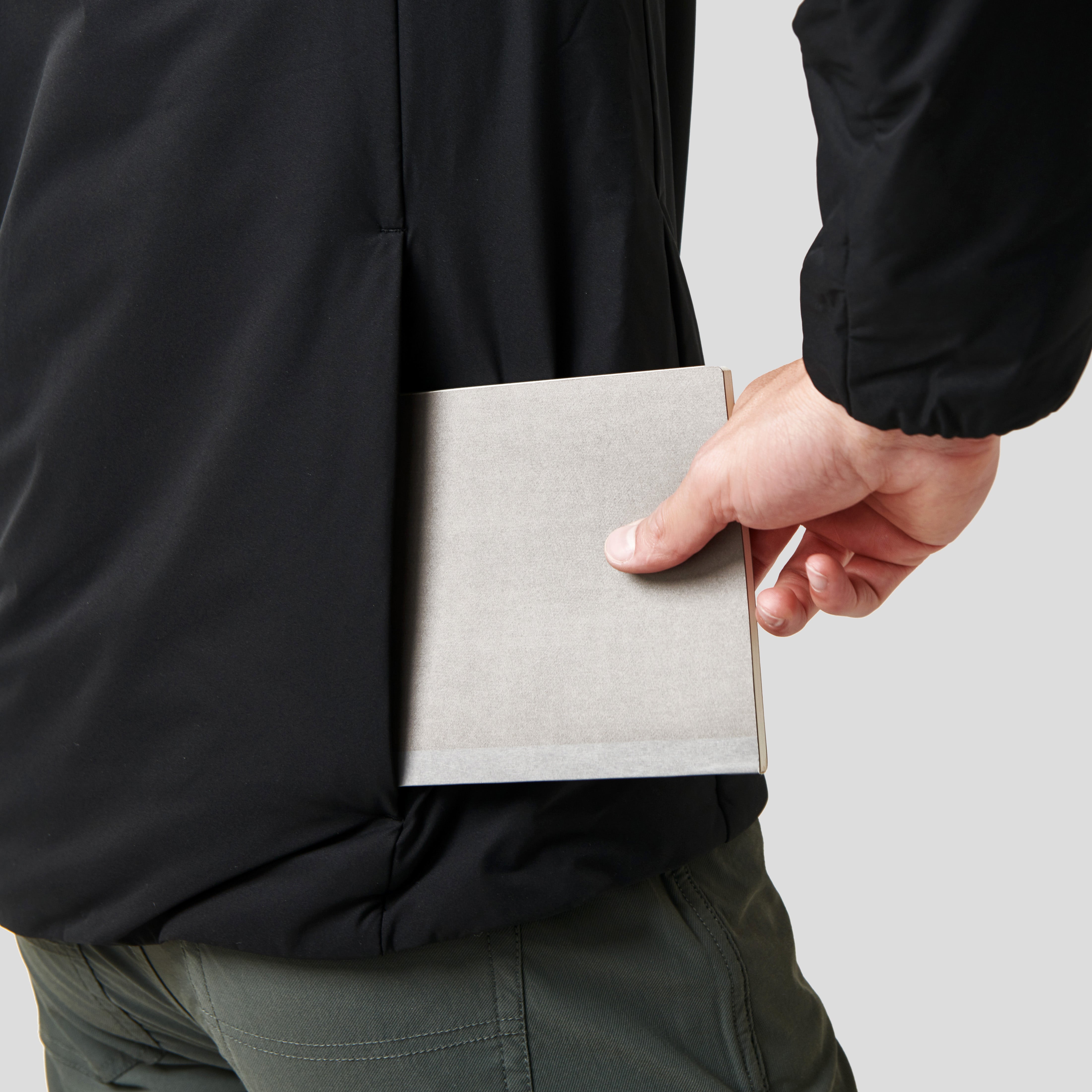 H&W: Hans is 6’1" / 170 Lbs. wearing size Medium#color_black