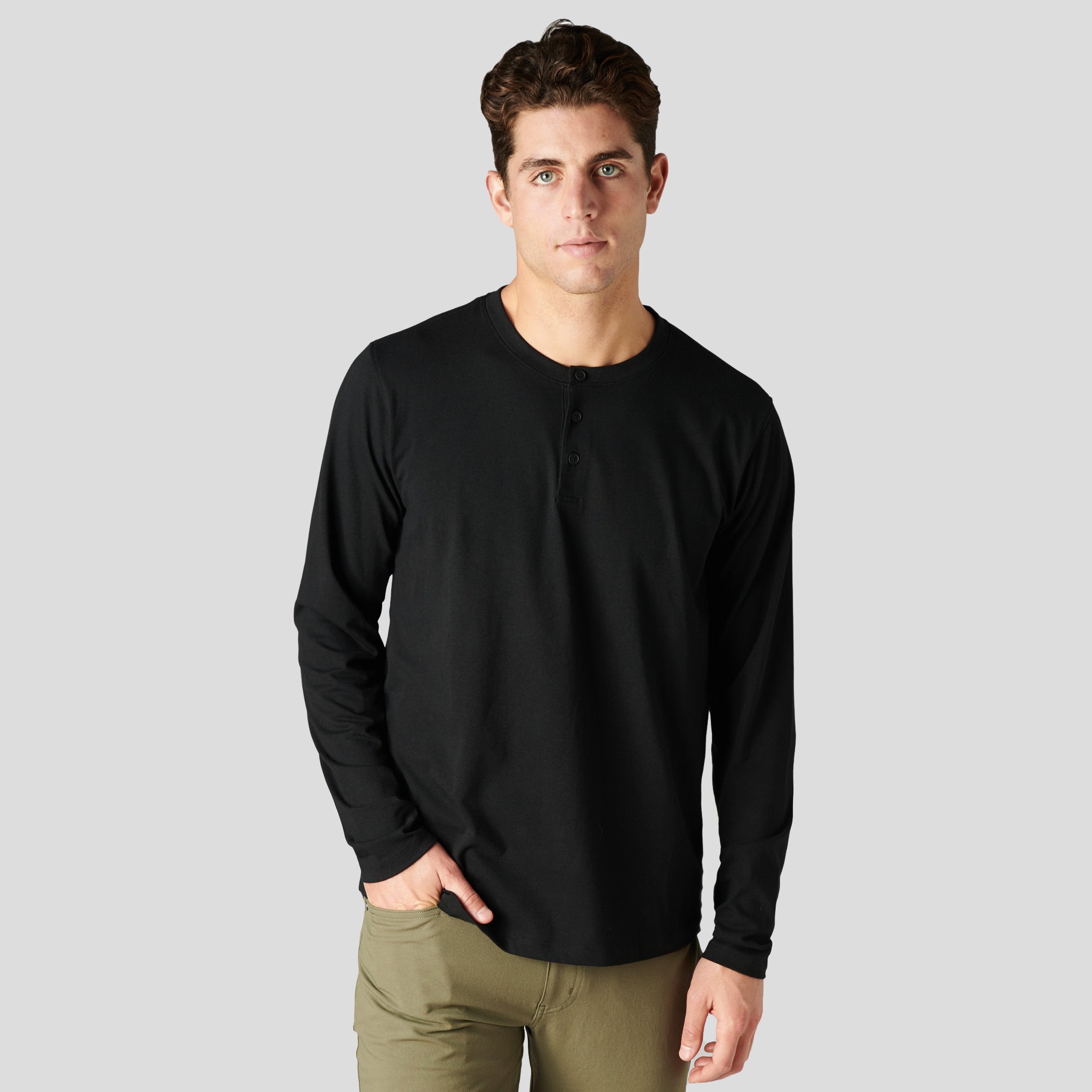 H&W: Tom is 6’ / 170 lbs. wearing size Medium#color_black