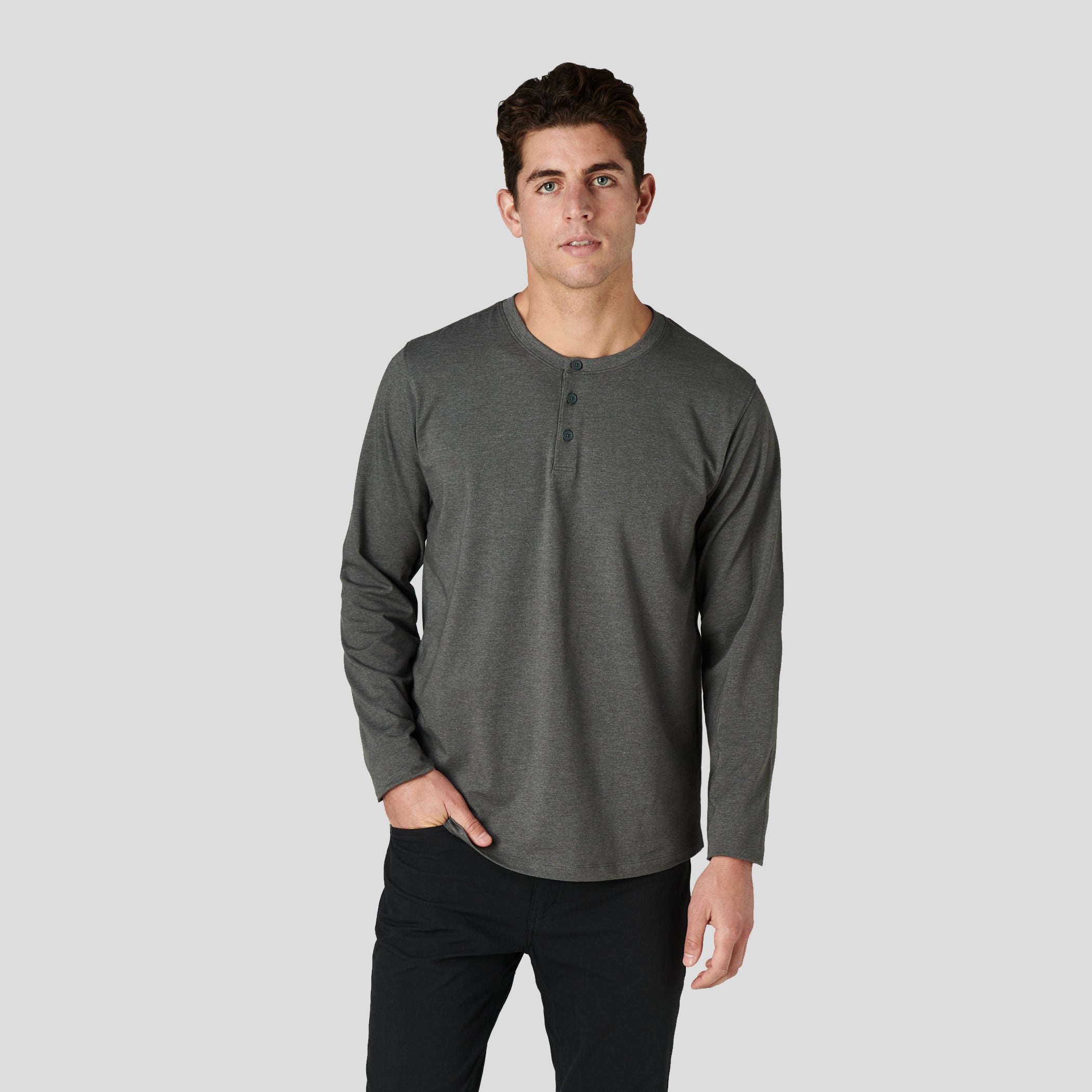 H&W: Tom is 6’ / 170 lbs. wearing size Medium#color_concrete