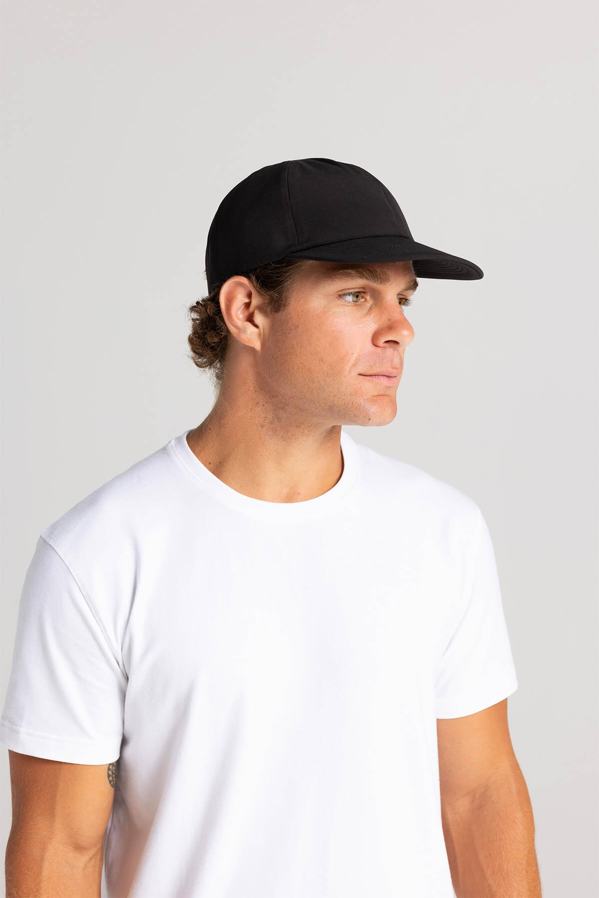 H&W: Alec is 5'11 / 175lbs. wearing Black#color_black