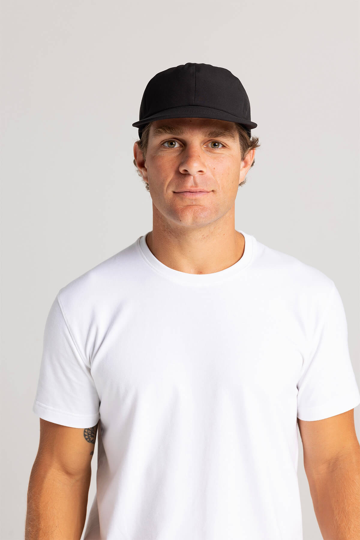 H&W: Alec is 5'11 / 175lbs. wearing Black#color_black
