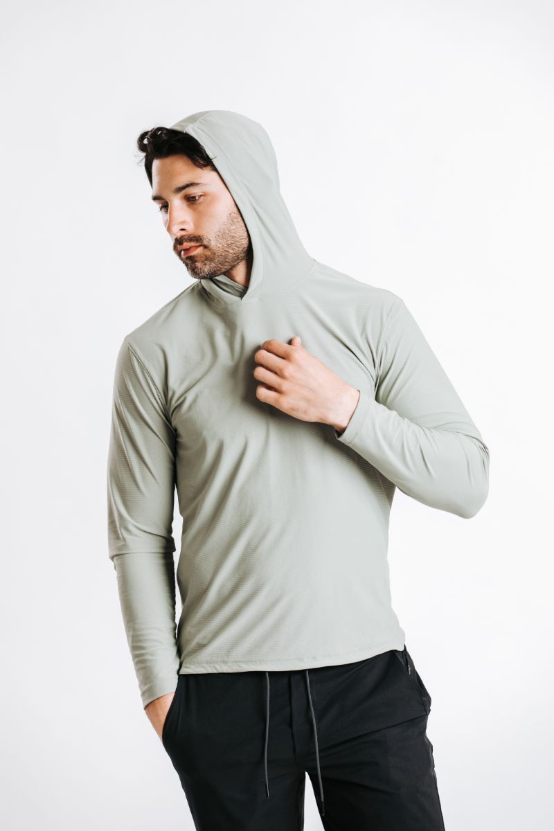 H&W:Colt is 6'3" 195 lbs wearing size M#color_sage