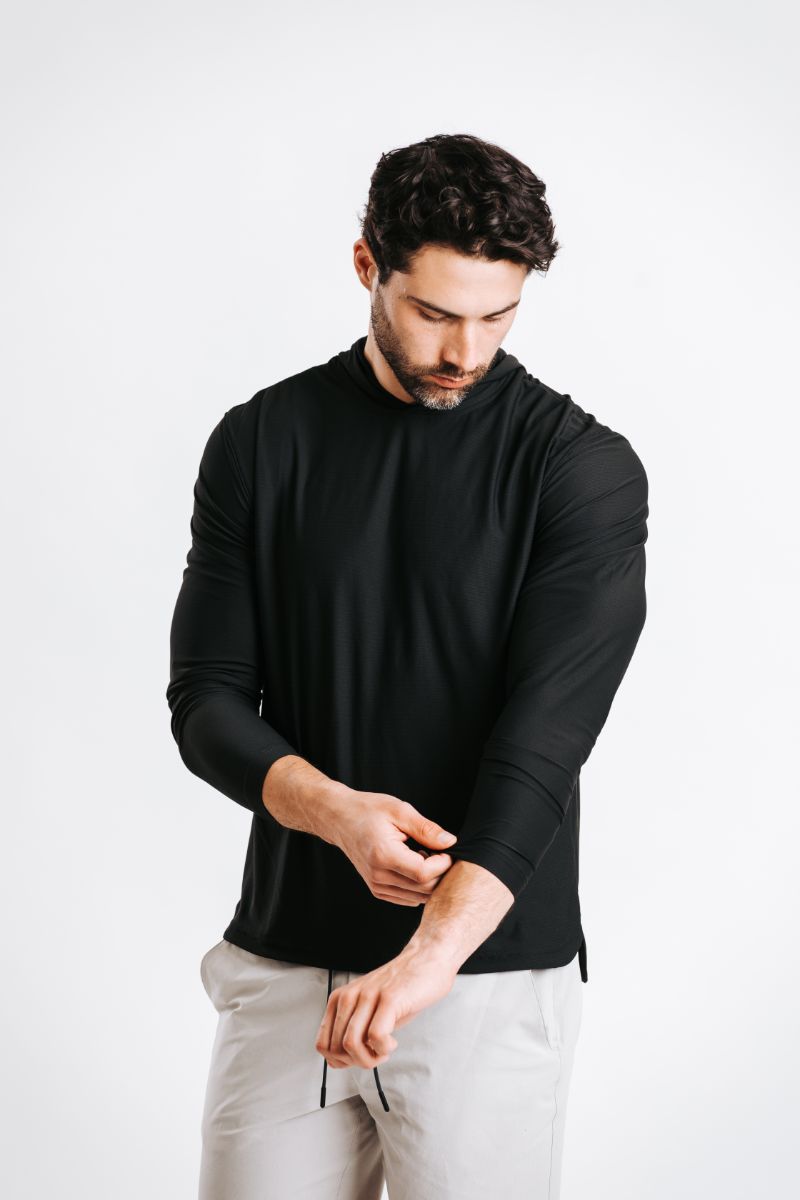 H&W:Colt is 6'3" 195 lbs wearing size M#color_black