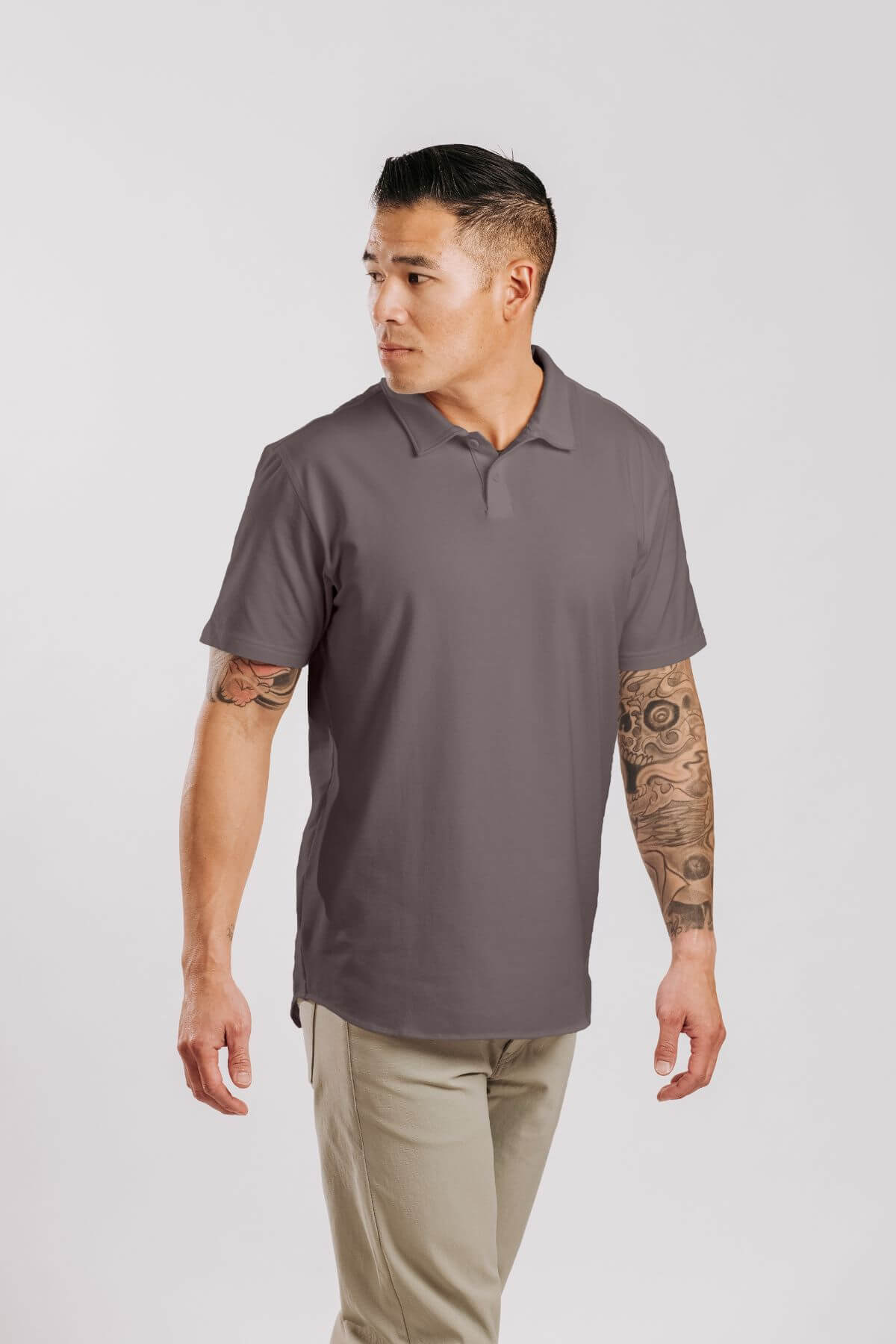 H&W: Don is 5’8" and 165 lbs is wearing size L