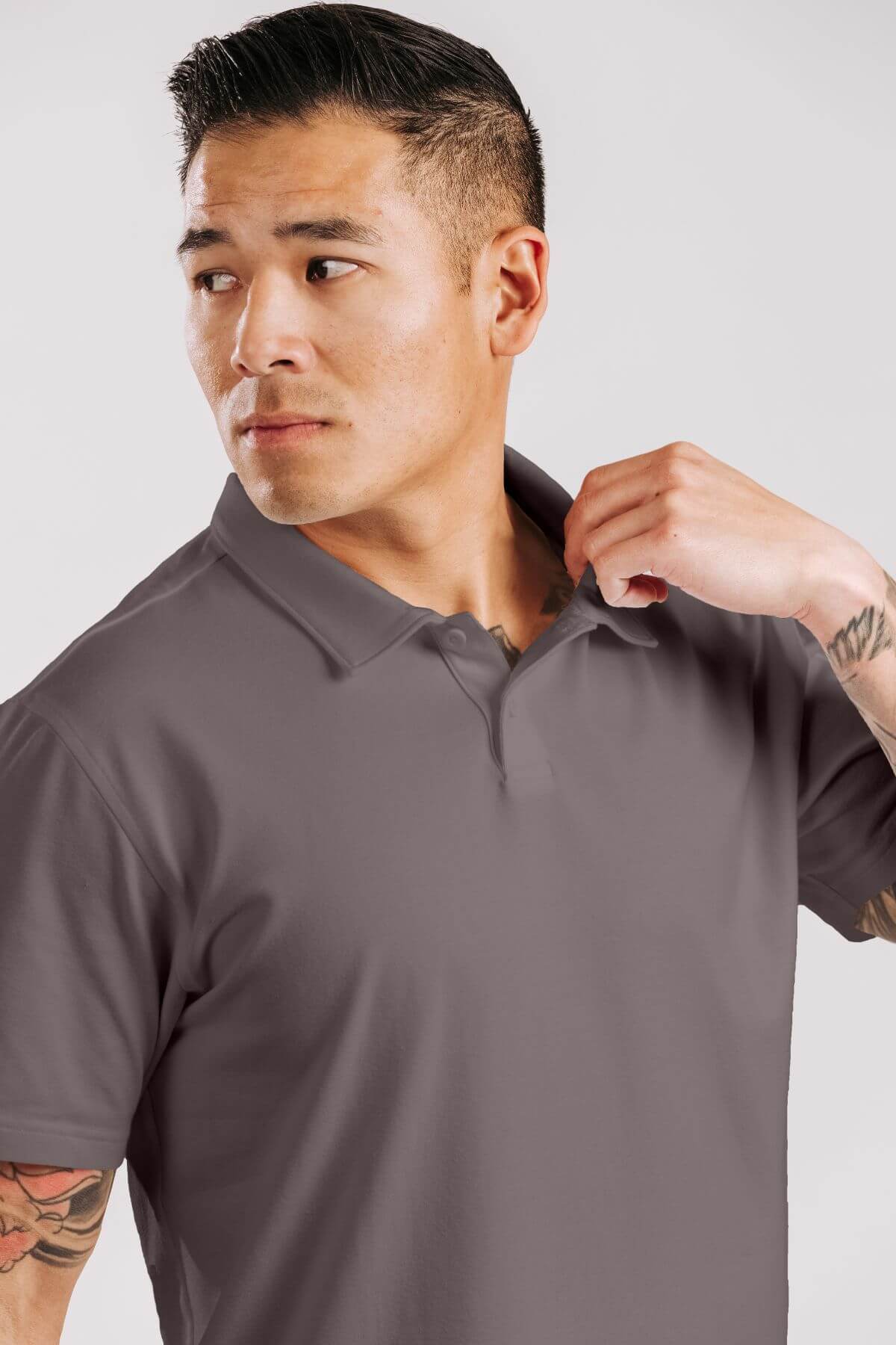 H&W: Don is 5’8" and 165 lbs is wearing size L