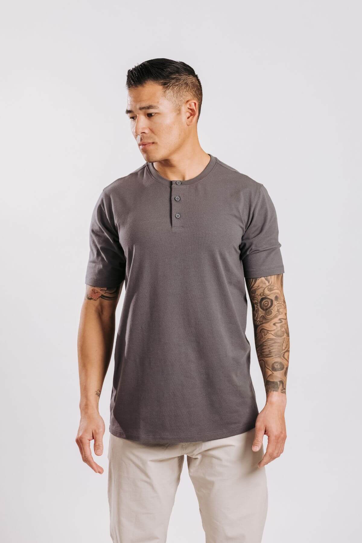 H&W: Don is 5’8" and 165 lbs is wearing size L#color_concrete