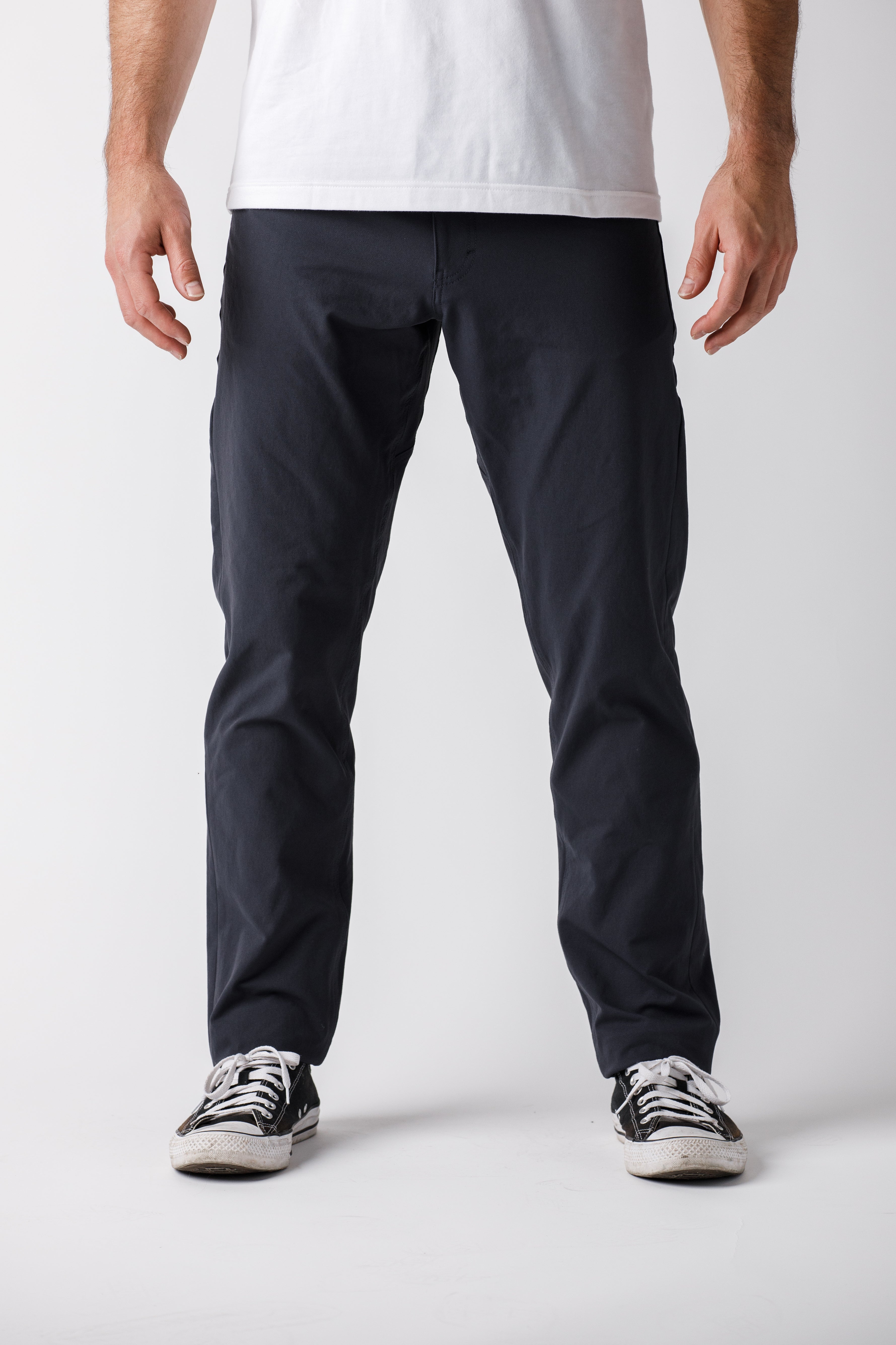 H&W: Weston is 6' / 180lbs. wearing size 32#color_navy